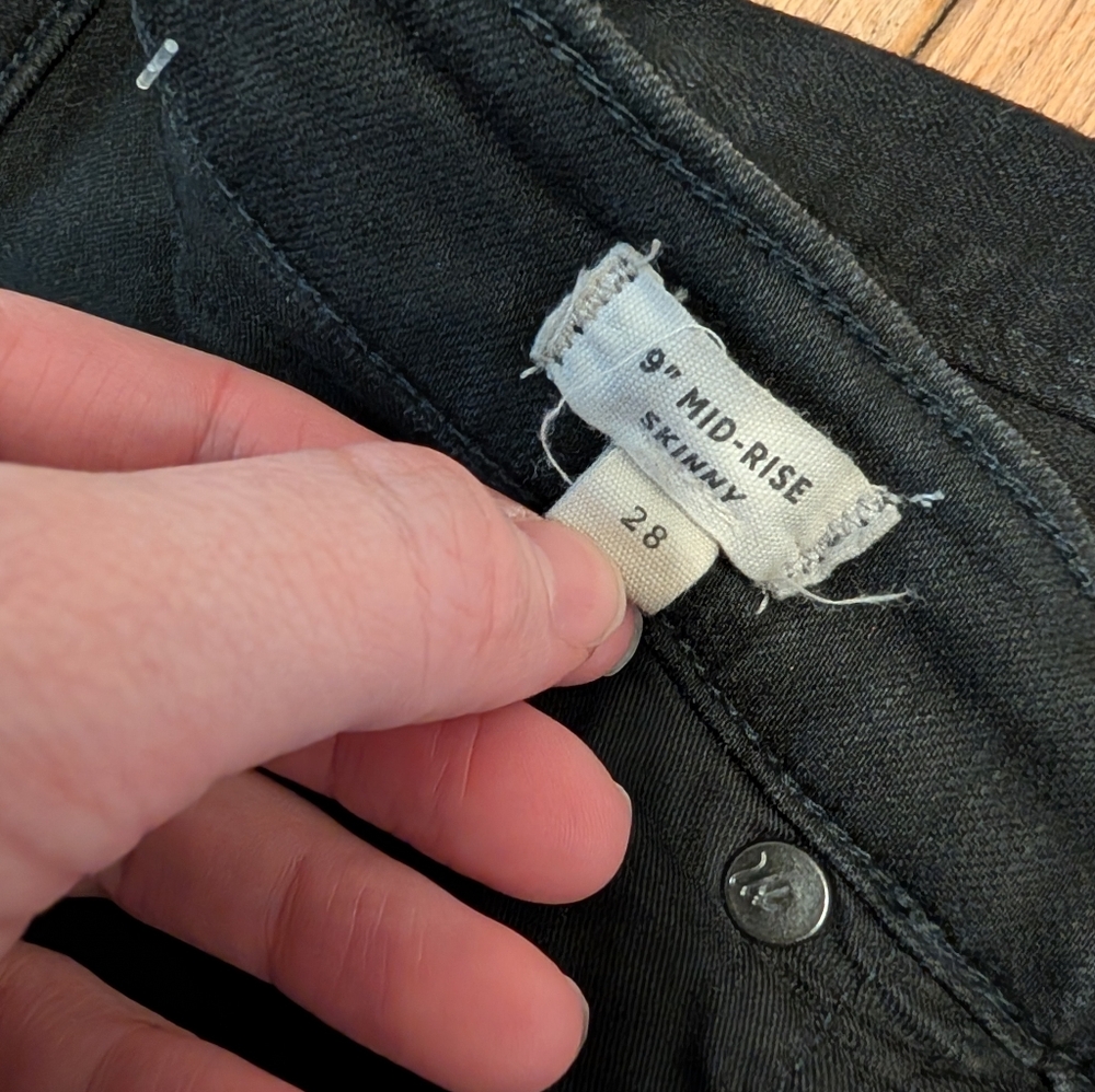 Women's Madewell Black Button Fly Mid Rise Skinny Jeans Size 28 - Picture 3 of 5